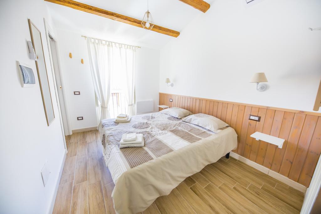 Bed and Breakfast Dafni E Naide Чефалу Экстерьер фото